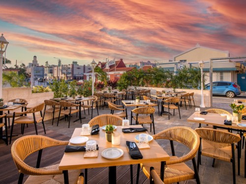 Que Pasa Restaurant & Winebar – International Cuisine, Fine Wine & Sushi in Historic Oranjestad, Aruba